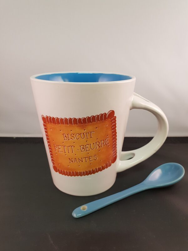 Mug bleu et sa cuillère intégrée