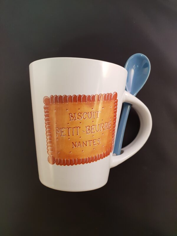 Mug bleu et sa cuillère intégrée