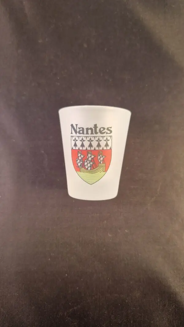 Verre à liqueur armoiries de Nantes